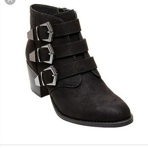 Womens Bestseyville black Booties 7.5